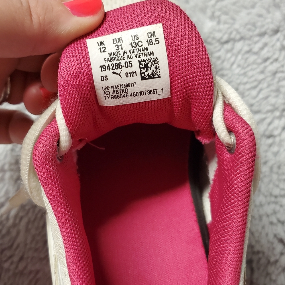 Girls Puma Shoes (size 13US) - Picture 8 of 8